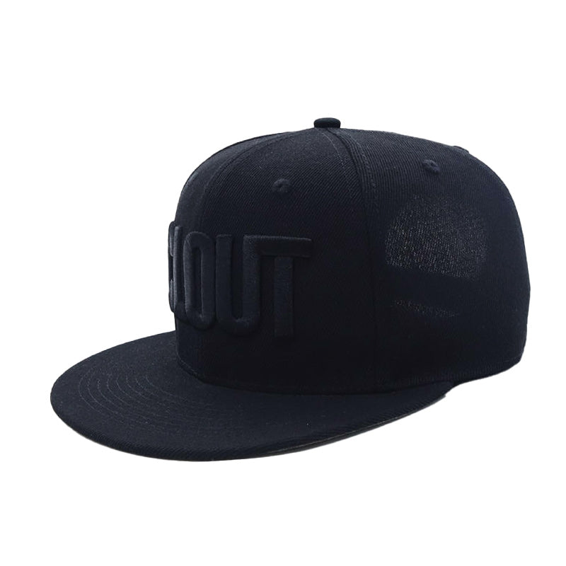 El logotipo del encabezado CLOUT SNAPBACK (New Era Fit) en NEGRO sobre NEGRO, por la revista CLOUT