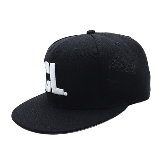 El 'CL' SNAPBACK (New Era Fit) en NEGRO, de CLOUT Magazine