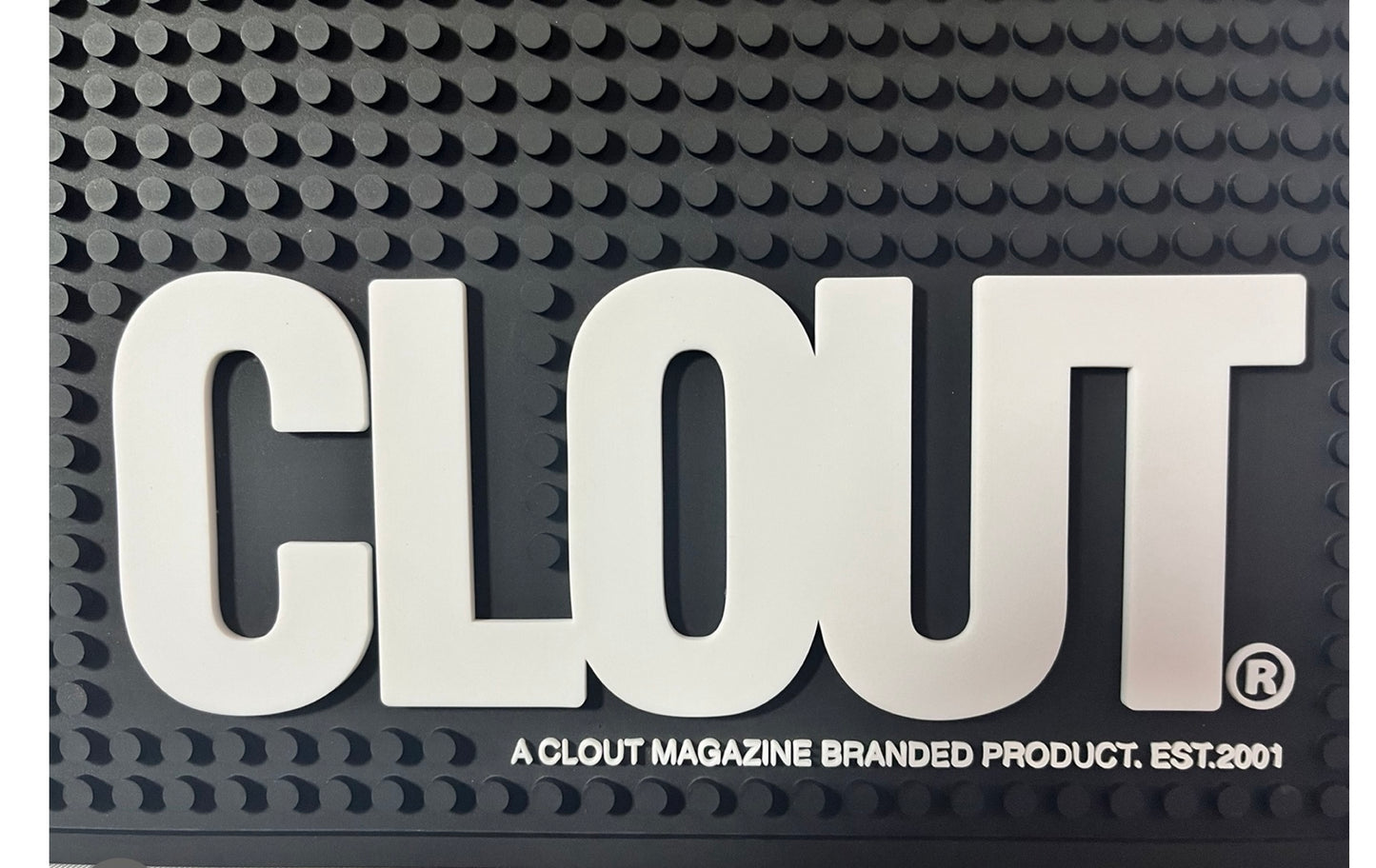 REVISTA CLOUT - ALFOMBRA DE BARBERO “HEADER” NEGRA